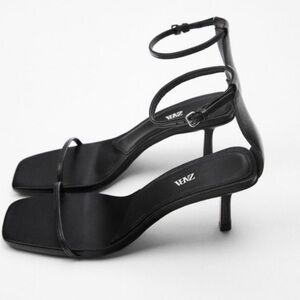 Zara Black Strappy Heels 🖤